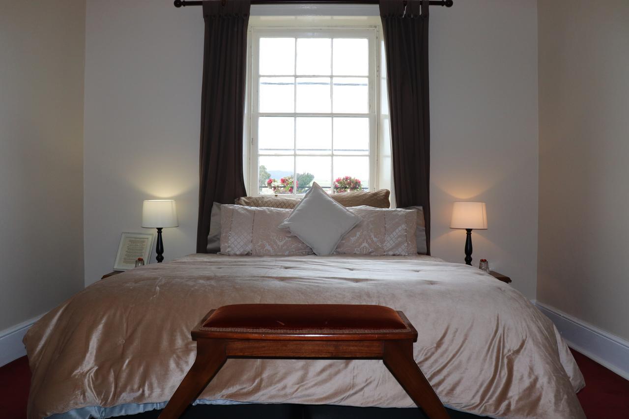 Blue Bell Inn Sorell ภายนอก รูปภาพ